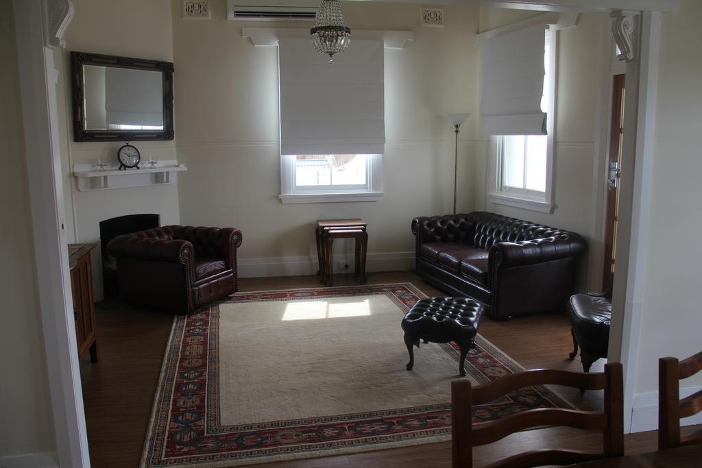 Mentor Chambers Apartment Bed & Breakfast West Wyalong Extérieur photo