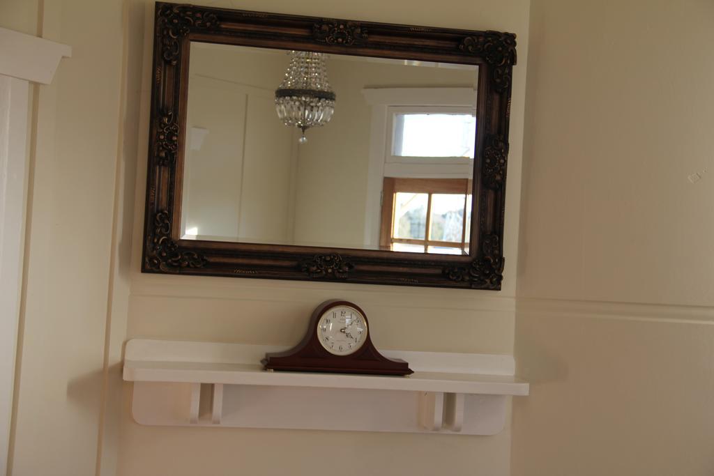 Mentor Chambers Apartment Bed & Breakfast West Wyalong Chambre photo