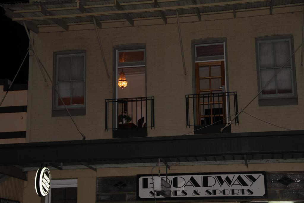 Mentor Chambers Apartment Bed & Breakfast West Wyalong Extérieur photo