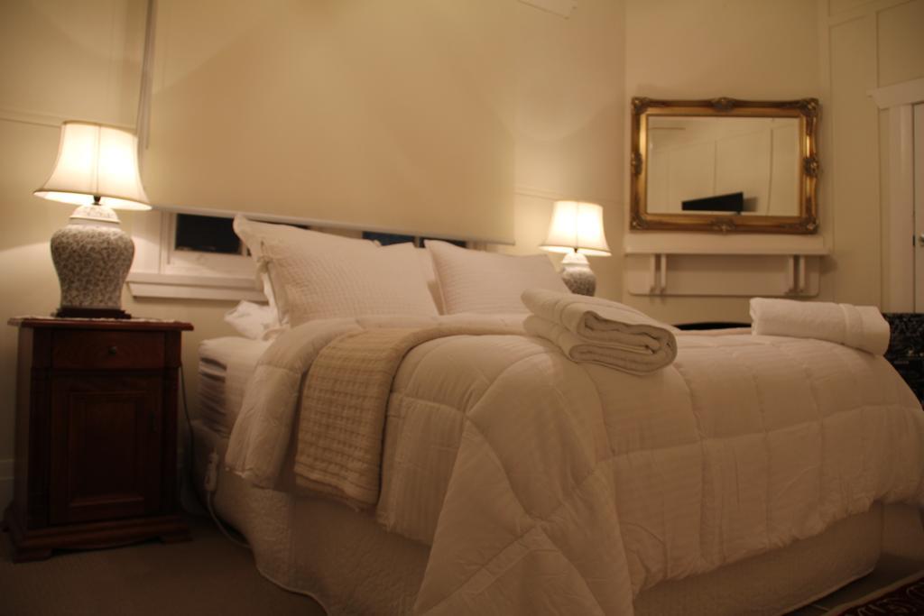 Mentor Chambers Apartment Bed & Breakfast West Wyalong Chambre photo