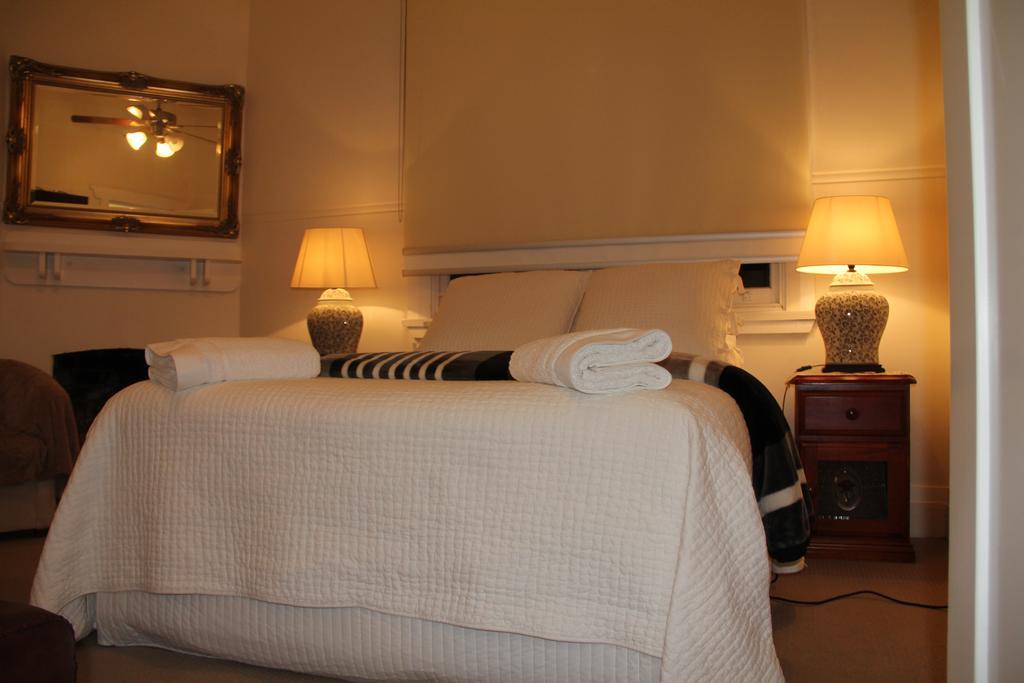 Mentor Chambers Apartment Bed & Breakfast West Wyalong Chambre photo